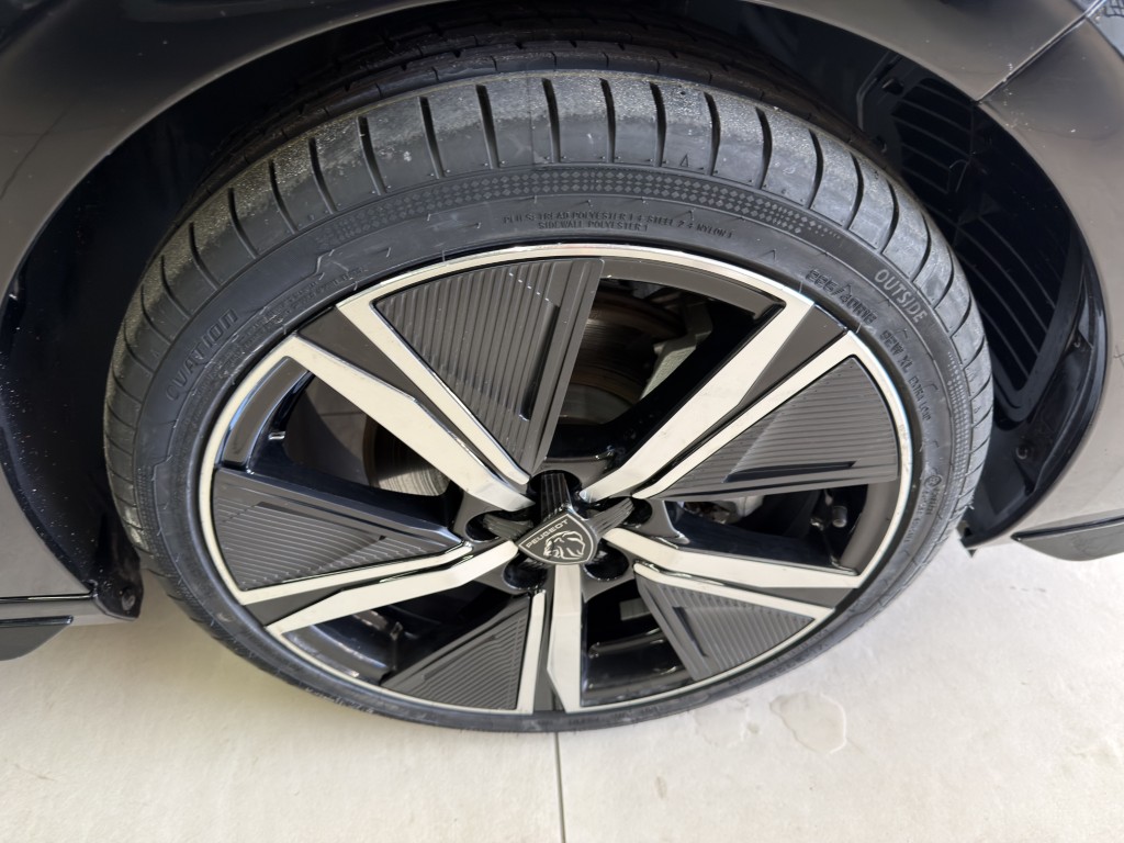 PEUGEOT 308 1200 HYBRID 145 CV GT